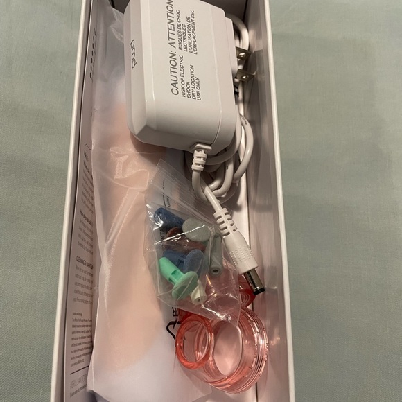 PMD-Personal  Microderm Pro - Picture 2 of 2